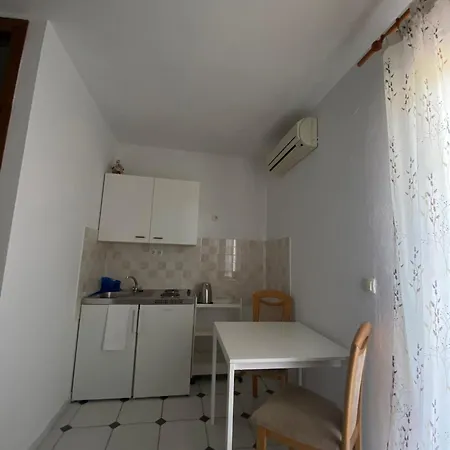 Apartments Mate Omis Exterior photo